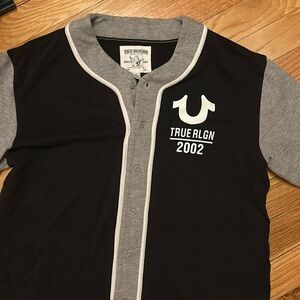 Large Men’s True Religion Button Shirt